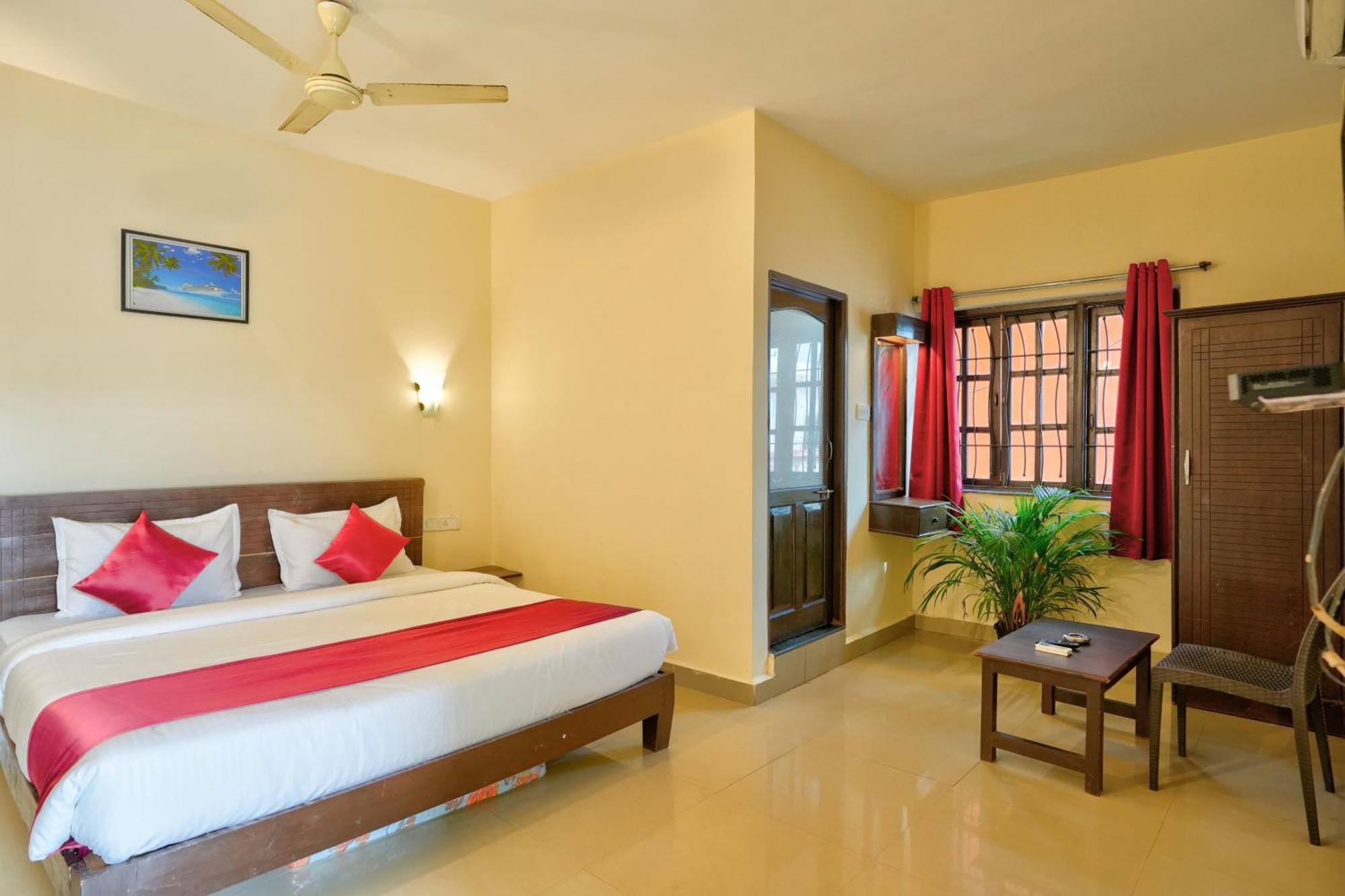 Hotel Salty Waves Baga Exteriér fotografie