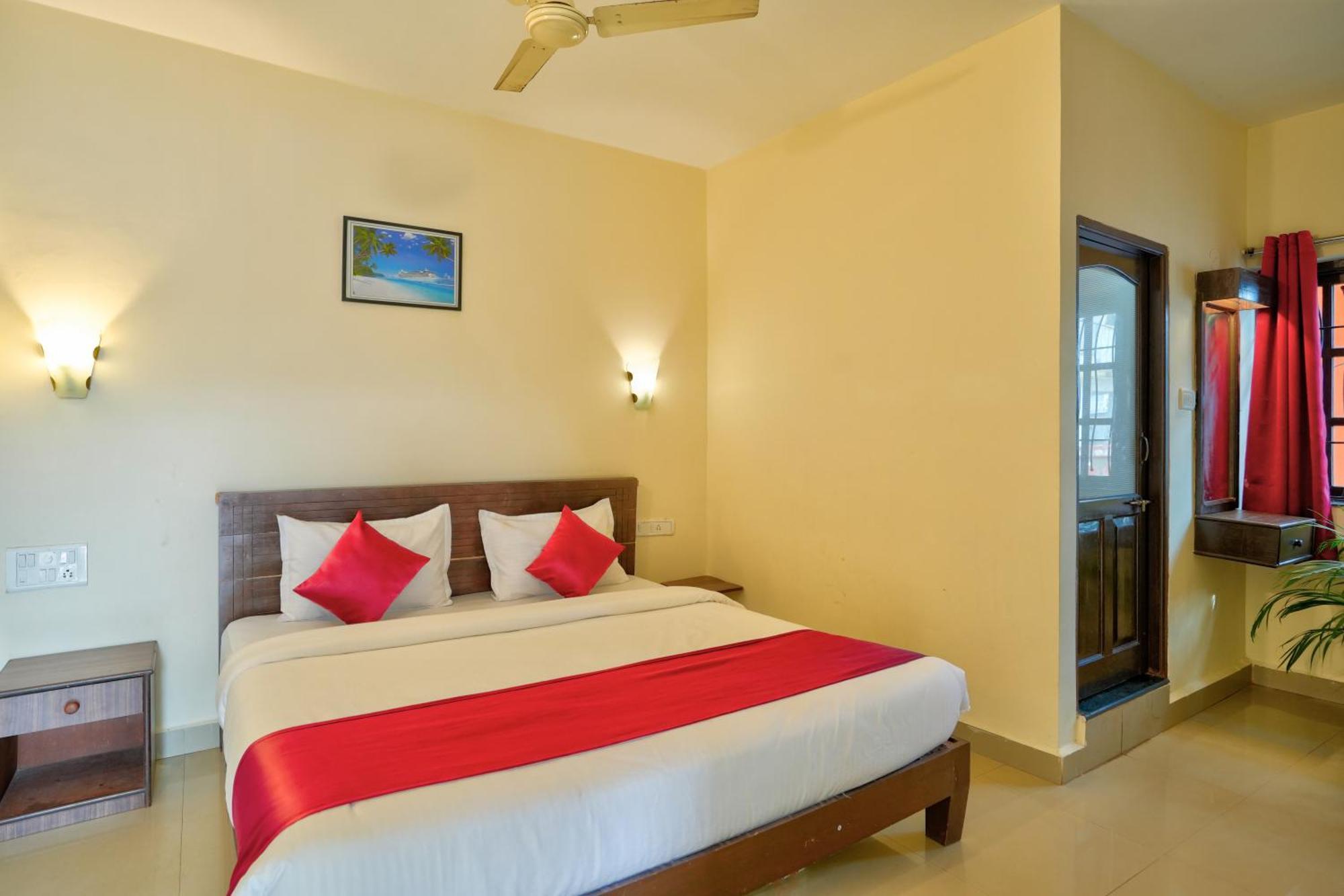 Hotel Salty Waves Baga Exteriér fotografie