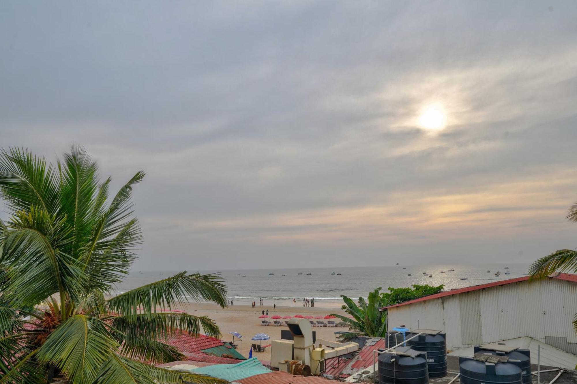 Hotel Salty Waves Baga Exteriér fotografie