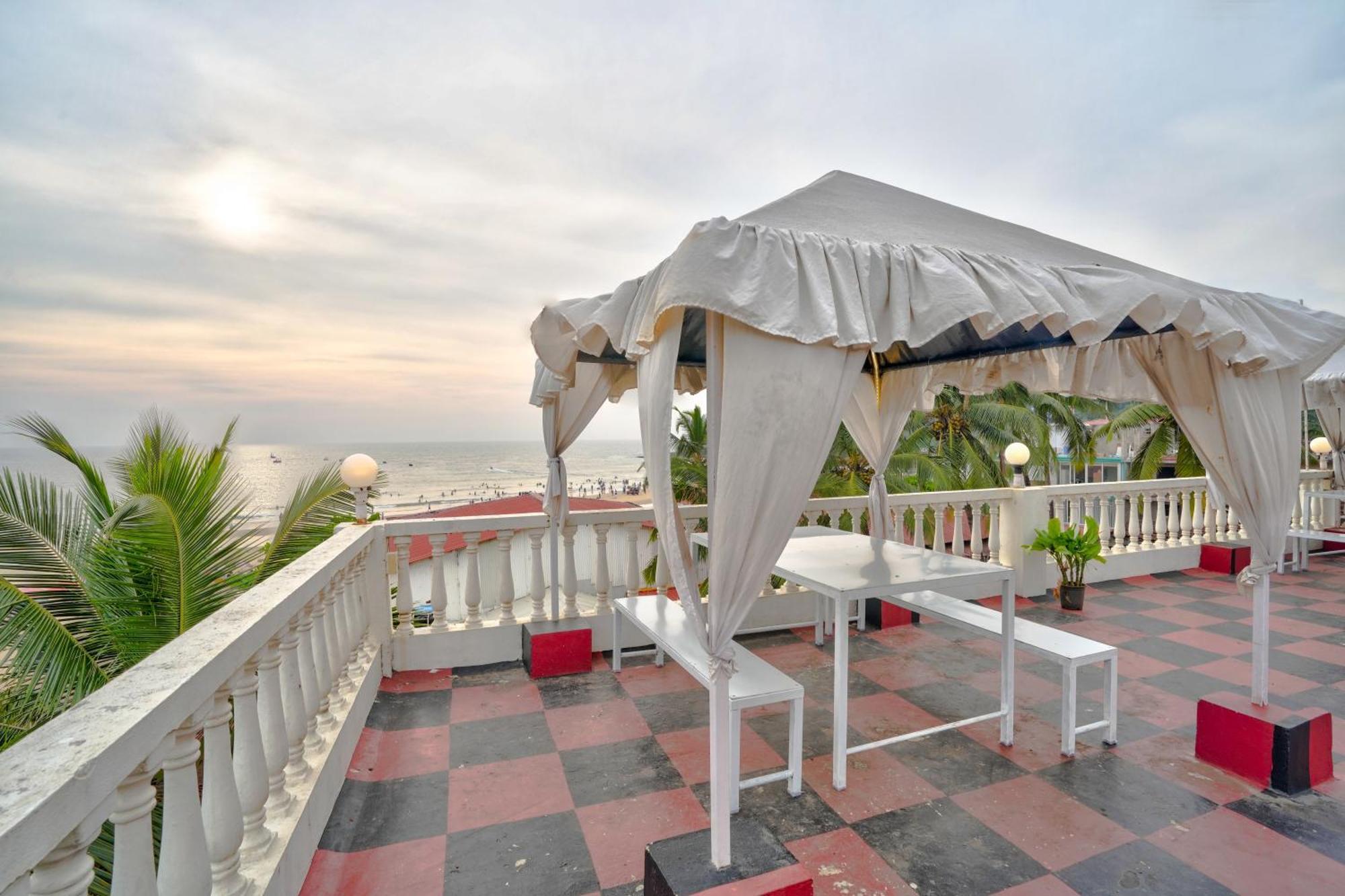 Hotel Salty Waves Baga Exteriér fotografie